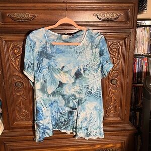 Time and Tru Blue Floral Short Sleeve Tee